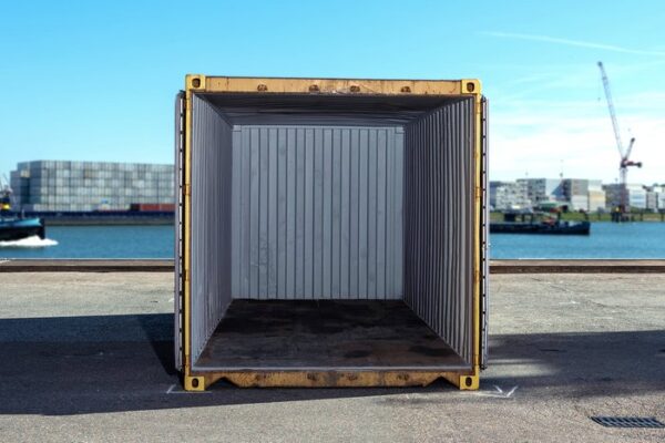 20ft-Shipping-Container3-600x400