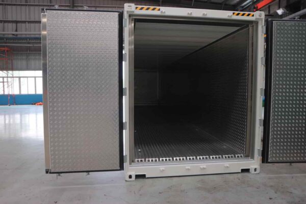 used-refrigerated-shipping-containers-min-600x400